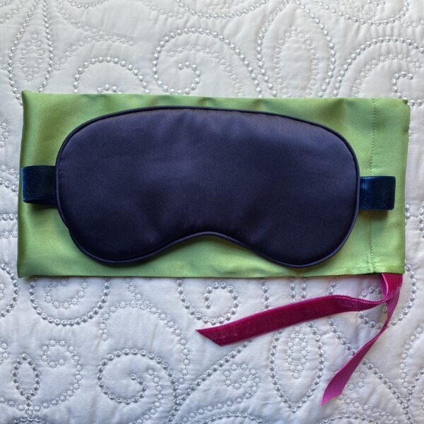 Castlebird Rose siidist unemask